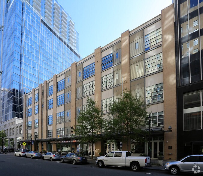 319 Fayetteville St, Raleigh, NC à louer - Photo de l’immeuble – Image 3 sur 24