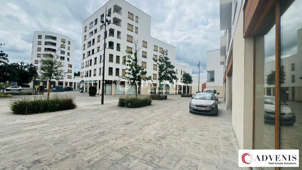 Local commercial dans VILLENAVE-D'ORNON à louer - Photo de l’immeuble – Image 2 sur 7
