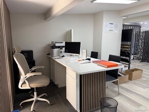 6316-6318 Jericho Tpke, Commack, NY à louer Photo intérieure– Image 1 sur 5