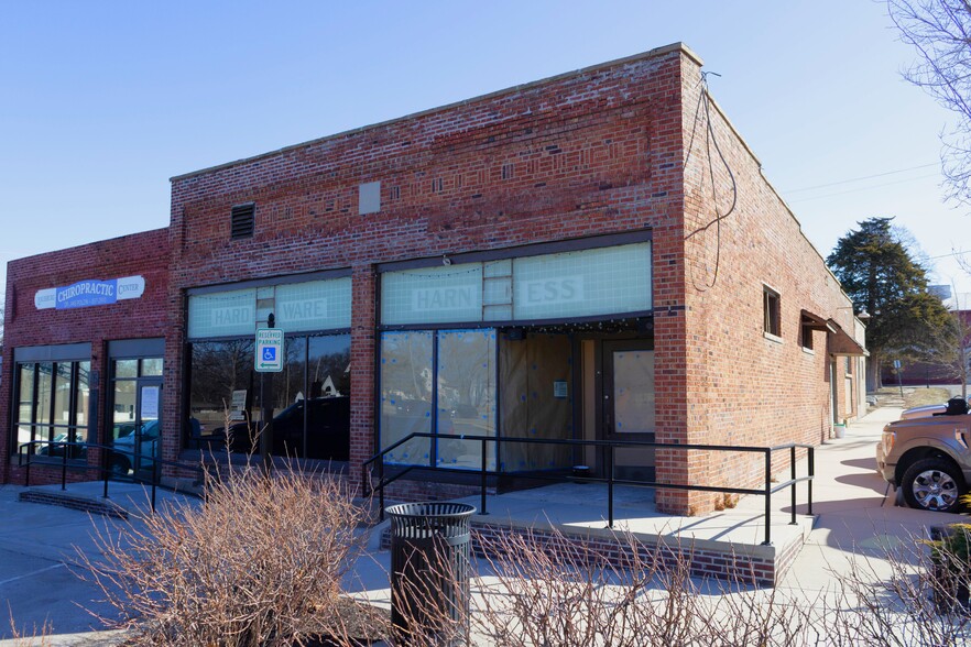 19 S Broadway St, Louisburg, KS à louer - Photo de l’immeuble – Image 1 sur 7