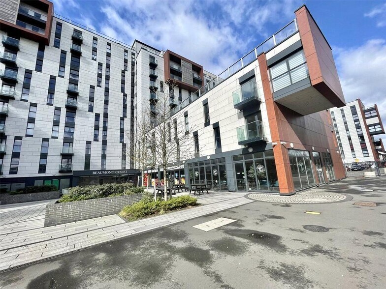 61-73 Victoria Ave, Southend On Sea à vendre - Photo de l’immeuble – Image 1 sur 30