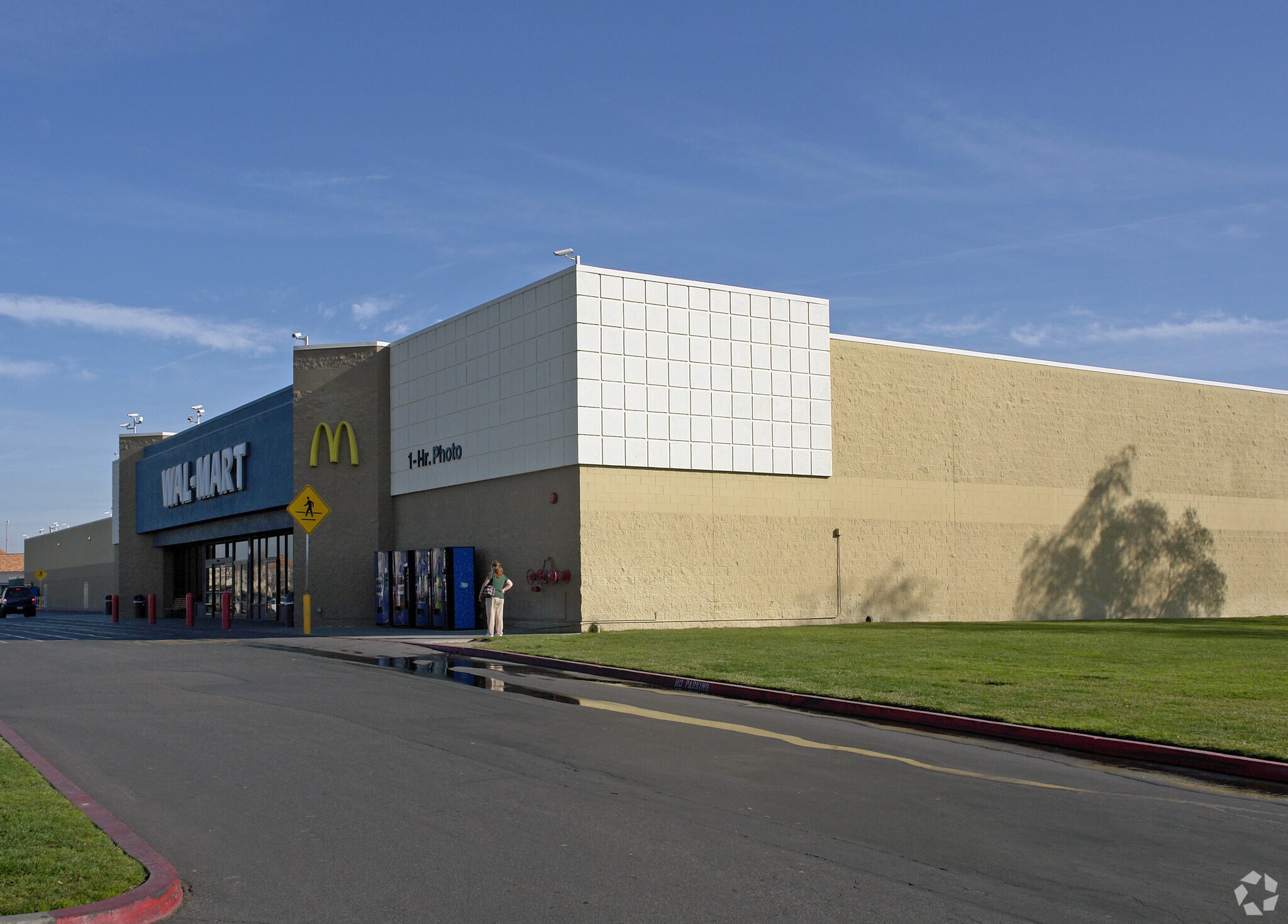 2001-2295 W Cleveland Ave, Madera, CA à louer Photo de l’immeuble– Image 1 sur 10