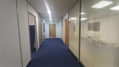 Roydsdale Way, Bradford à louer Photo intérieure– Image 1 sur 5