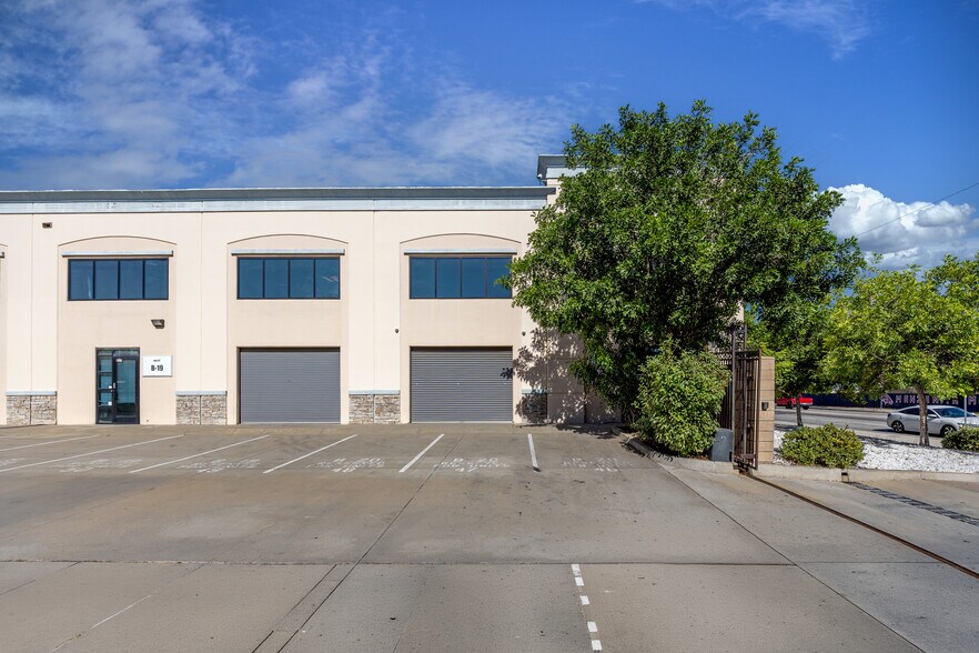 1773 W San Bernardino Rd, West Covina, CA à vendre - Photo de l’immeuble – Image 3 sur 20