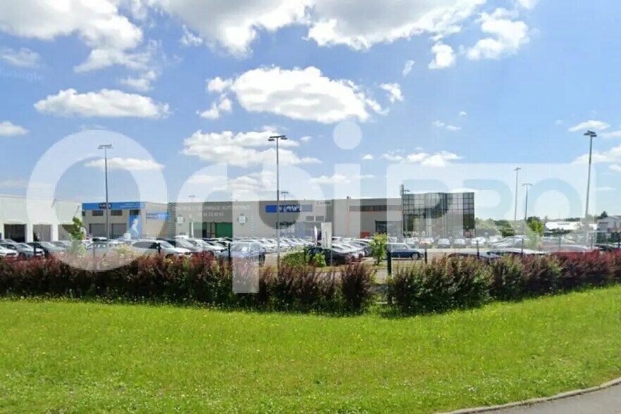 Local d’activités dans Compiègne à louer - Photo de l’immeuble – Image 1 sur 1