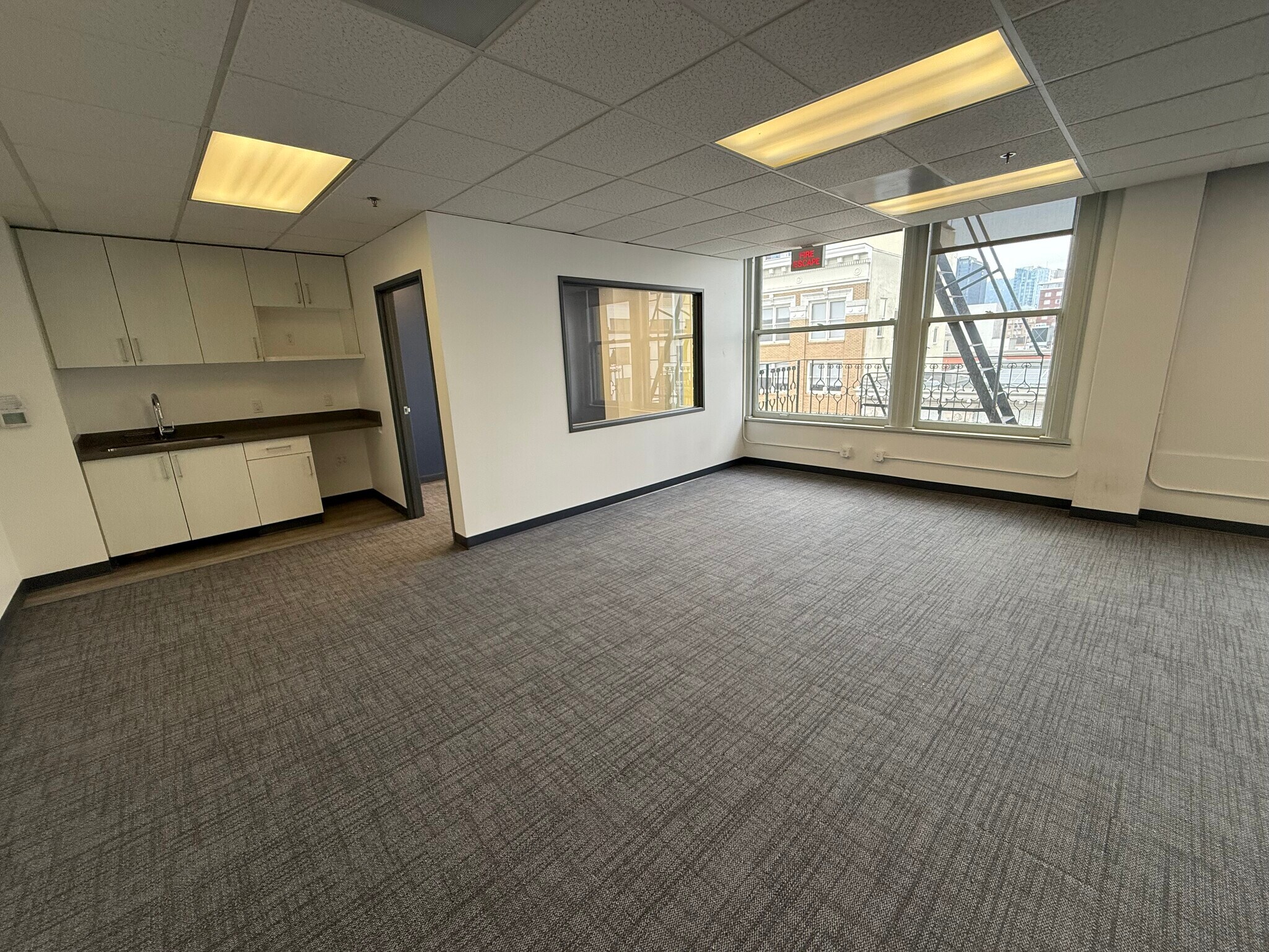 310 SW 4th Ave, Portland, OR à louer Photo intérieure– Image 1 sur 2