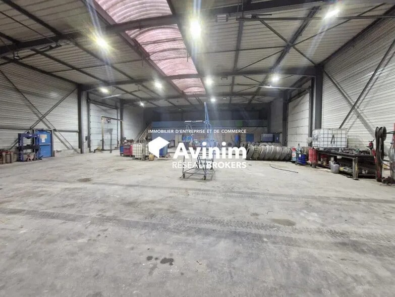 Industriel/Logistique dans Claye-Souilly à vendre - Photo de l’immeuble – Image 2 sur 9