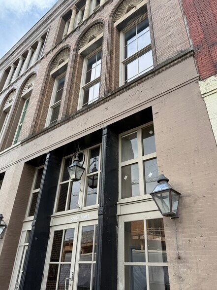 62 S Front St, Memphis, TN à vendre - Photo de l’immeuble – Image 1 sur 13
