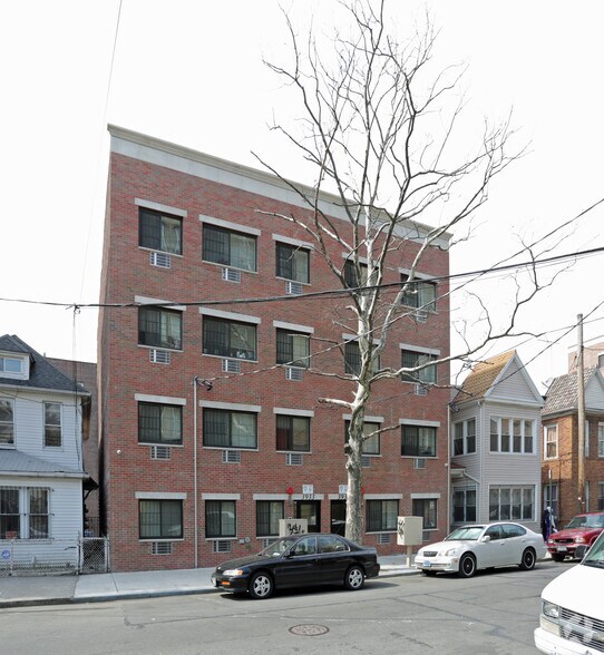 3933-3935 Carpenter, Bronx, NY à vendre - Photo de l’immeuble – Image 2 sur 5