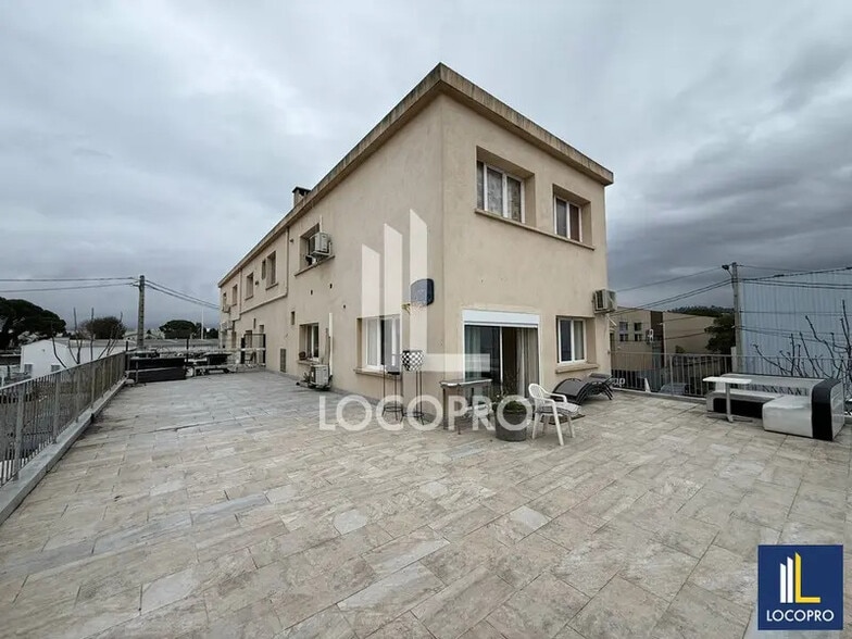 Industriel/Logistique dans Cannes à vendre - Photo de l’immeuble – Image 1 sur 12