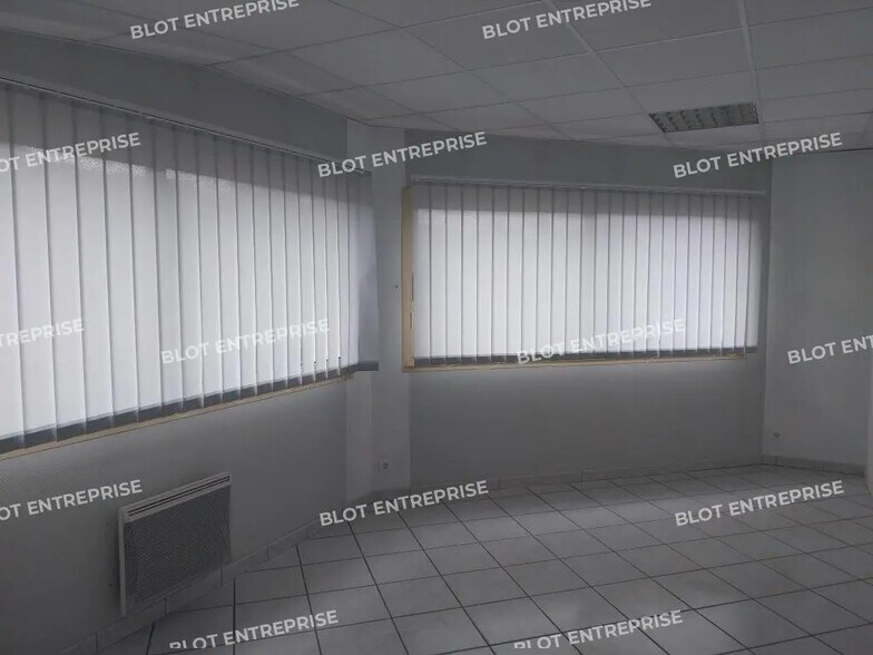 Local d’activités dans Briec à louer - Photo intérieure – Image 2 sur 15