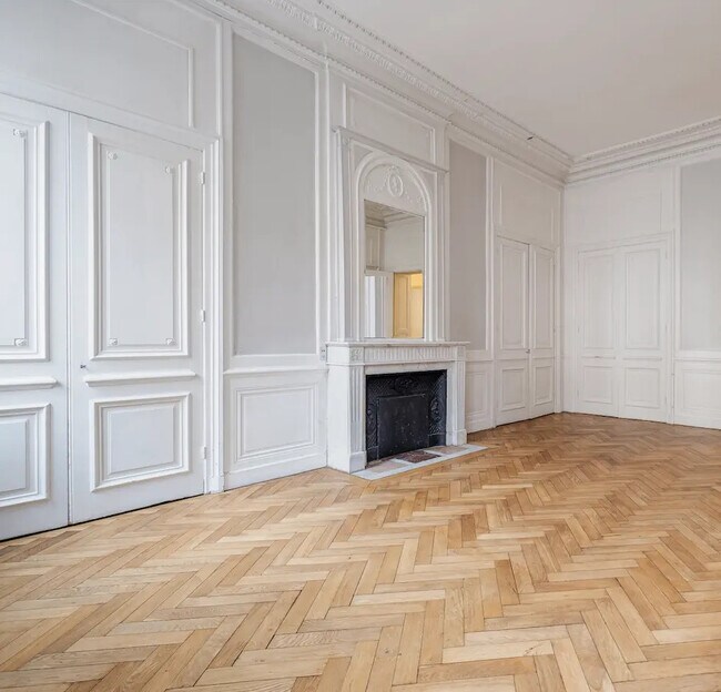 Plus de détails pour Rue De Tilsitt, Paris - Bureau à louer