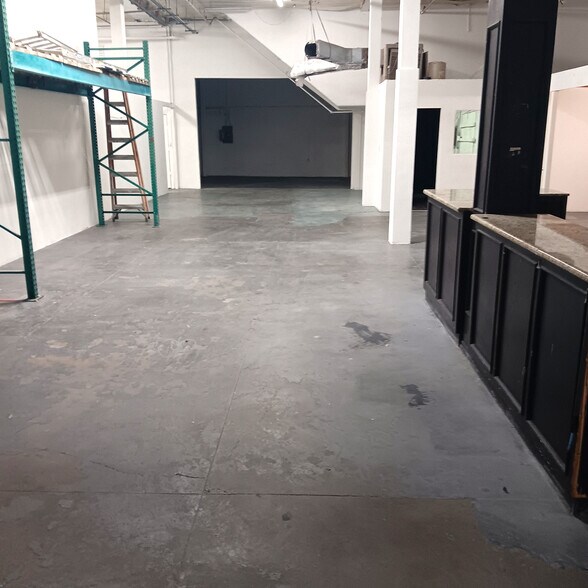 1030 Maple Ave, Los Angeles, CA à louer - Photo intérieure – Image 3 sur 12