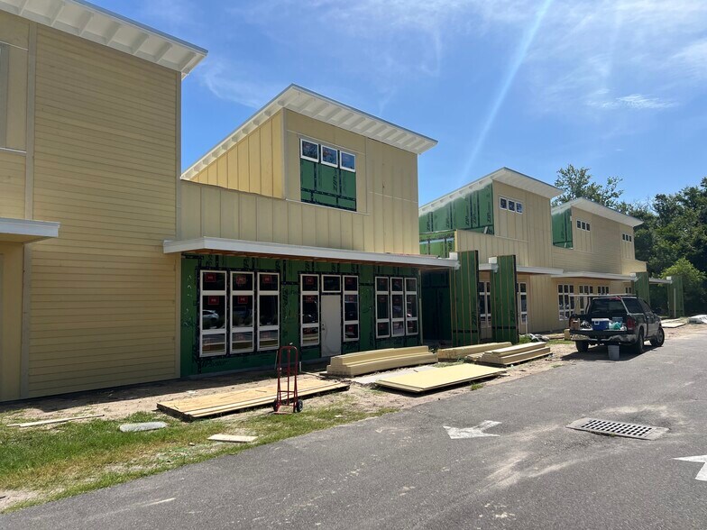 3220 Amelia Rd, Fernandina Beach, FL à louer - Photo de l’immeuble – Image 2 sur 18