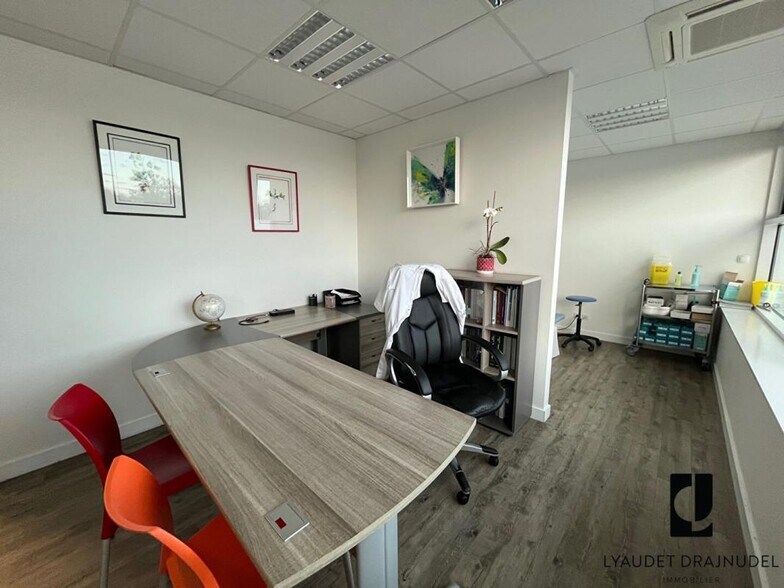 Bureau dans Roanne à vendre - Photo de l’immeuble – Image 2 sur 5