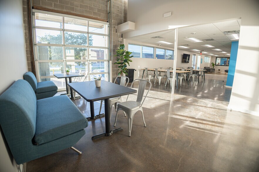 4900 Calvert St, Dallas, TX à louer - Hall d’entrée – Image 2 sur 12