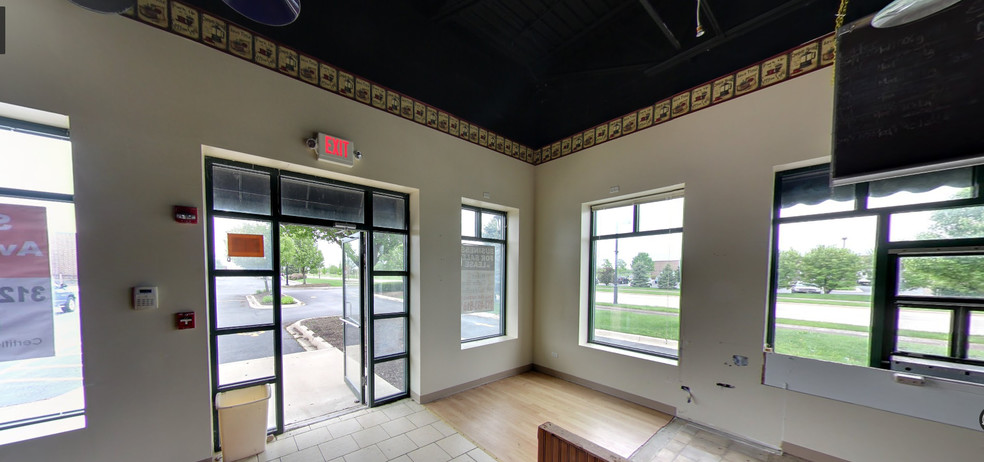 1023 Station Dr, Oswego, IL à louer - Photo intérieure – Image 3 sur 21