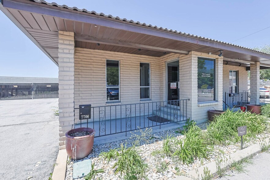 7706 S Locust St, Midvale, UT à vendre - Photo de l’immeuble – Image 2 sur 34