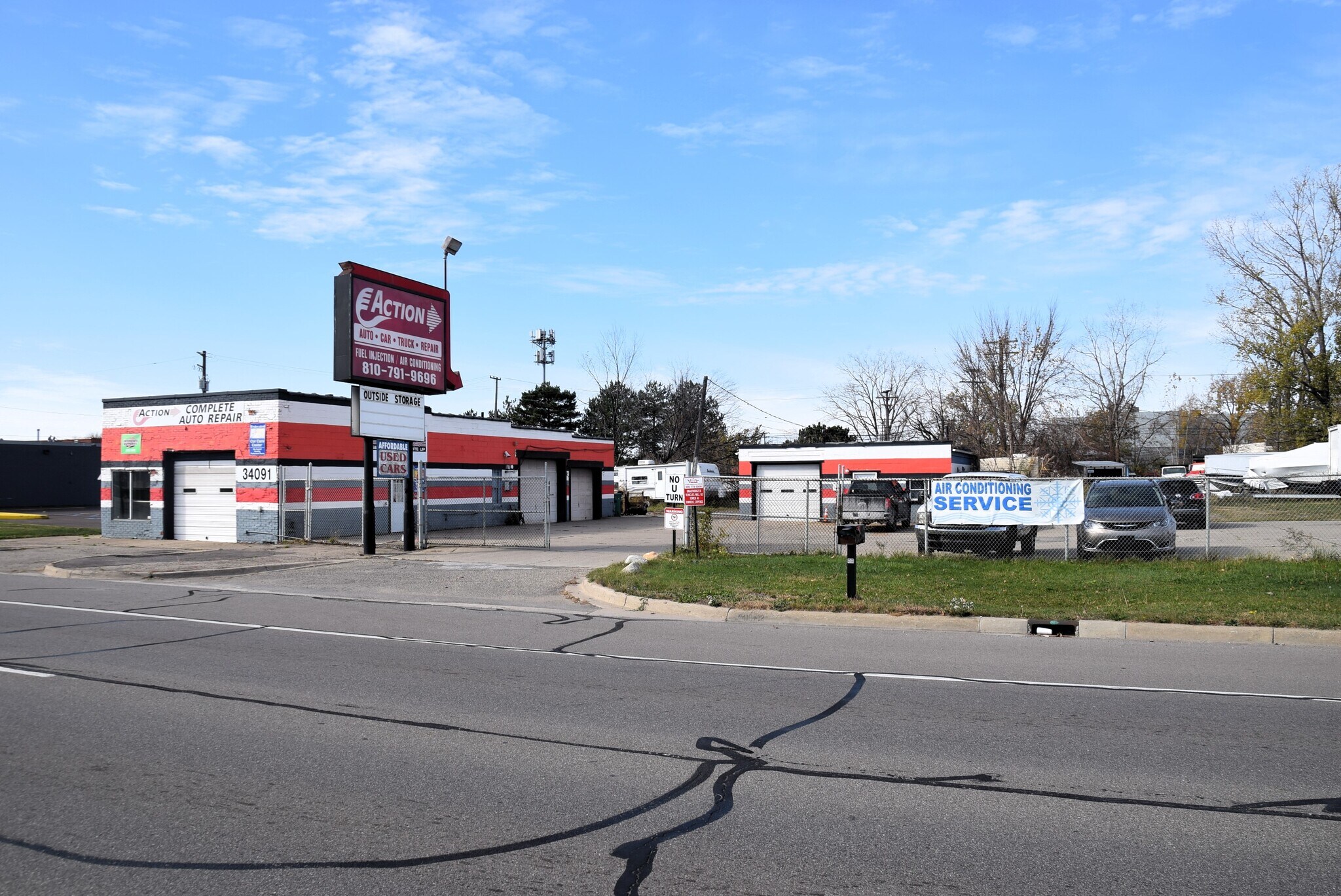 34091 Groesbeck Hwy, Clinton Township, MI à vendre Photo principale– Image 1 sur 8