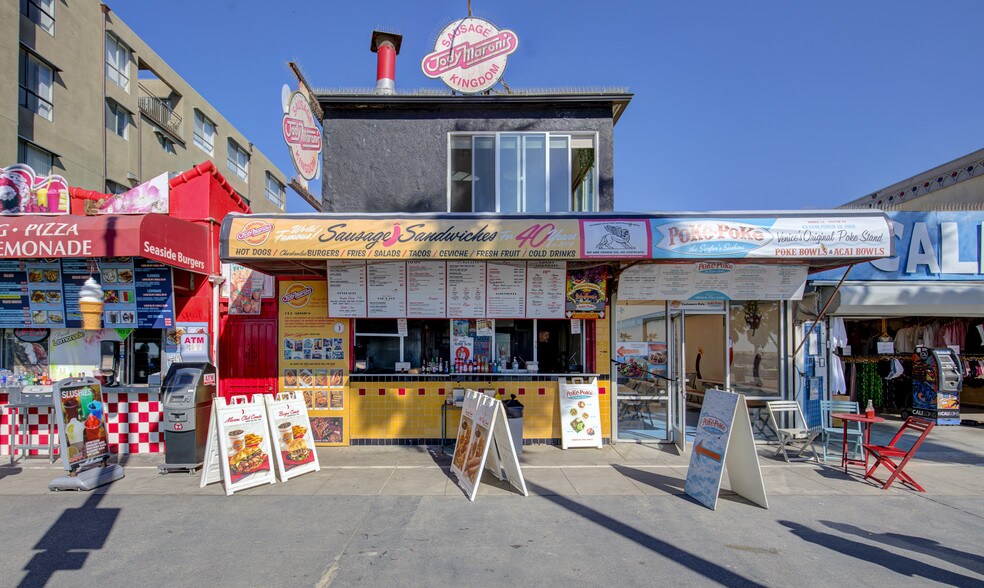 2011 Ocean Front Walk, Venice, CA à vendre - Photo principale – Image 1 sur 28