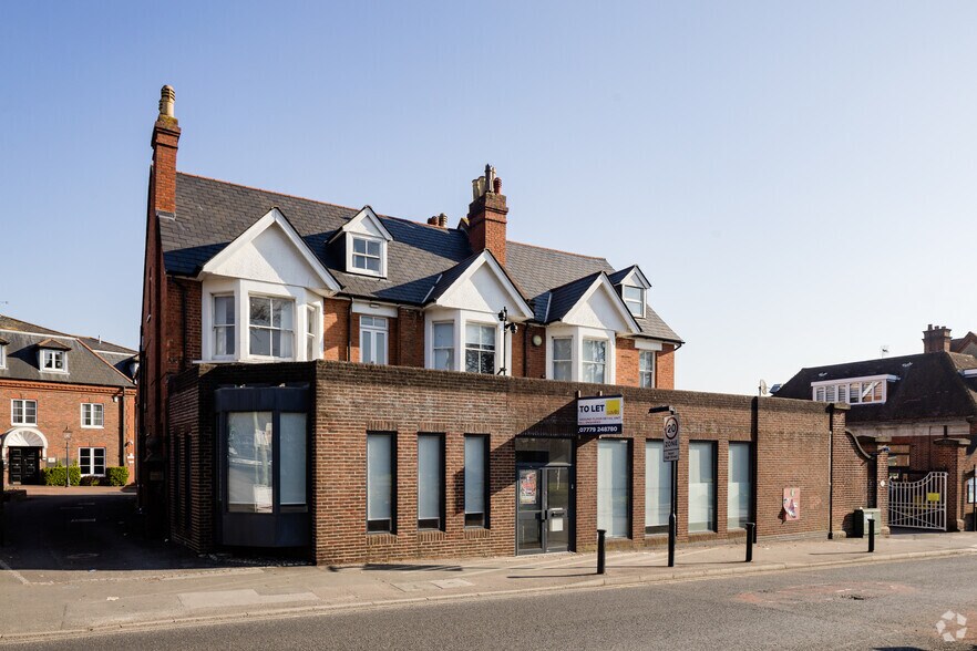 19 High St, Ascot à louer - Photo principale – Image 1 sur 2