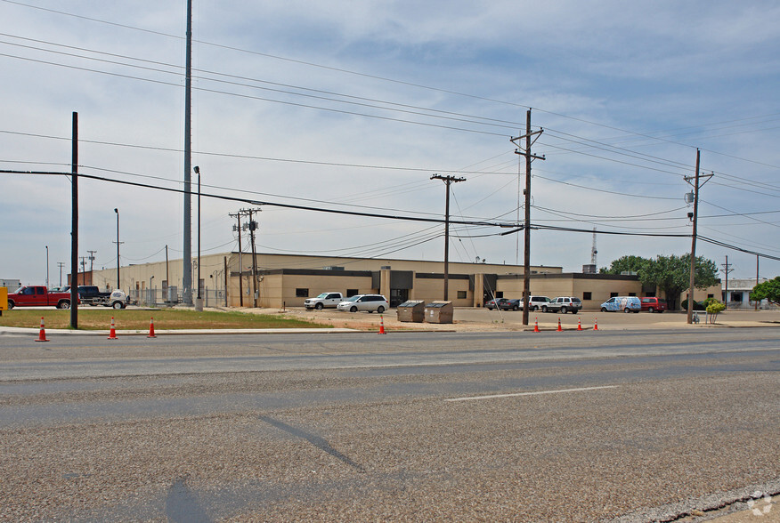 500 E 50th St, Lubbock, TX à louer - Photo de l’immeuble – Image 3 sur 5
