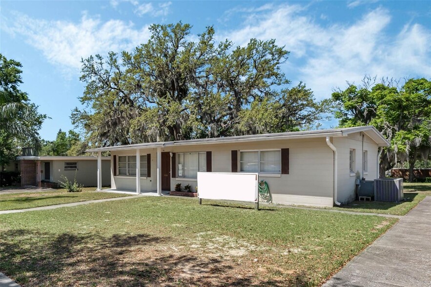 740 Lake Ave, Clermont, FL à vendre - Photo de l’immeuble – Image 2 sur 43