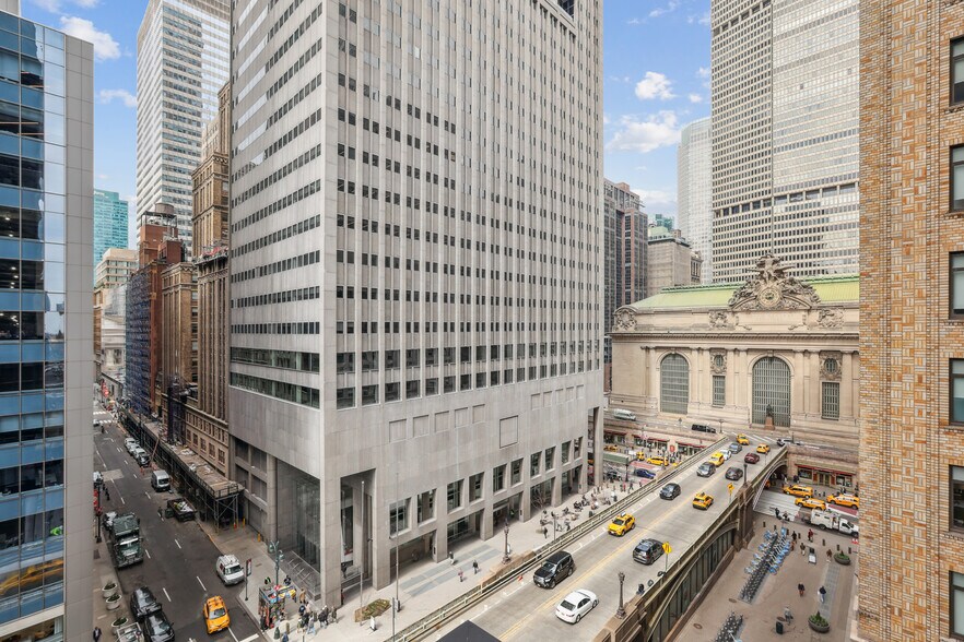 120 Park Ave, New York, NY à louer - Photo de l’immeuble – Image 3 sur 13