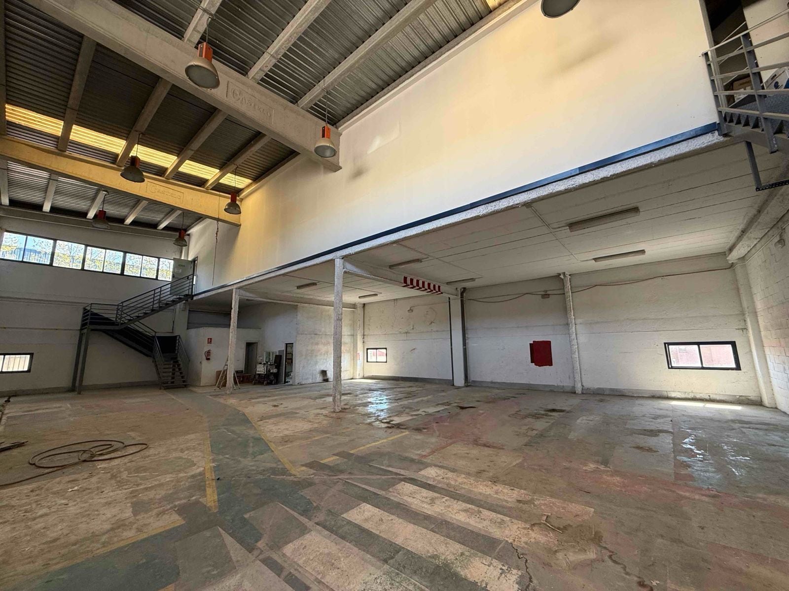 Industriel/Logistique dans San Sebastián de los Reyes, Madrid à louer Photo principale– Image 1 sur 3