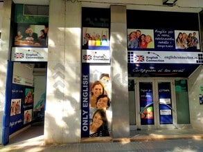 Local commercial dans Barcelone, Barcelona à louer Photo de l’immeuble– Image 2 sur 21