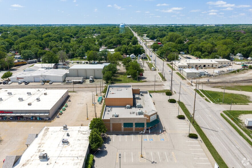 119 W 6th Ave, El Dorado, KS à louer - Aérien – Image 3 sur 25