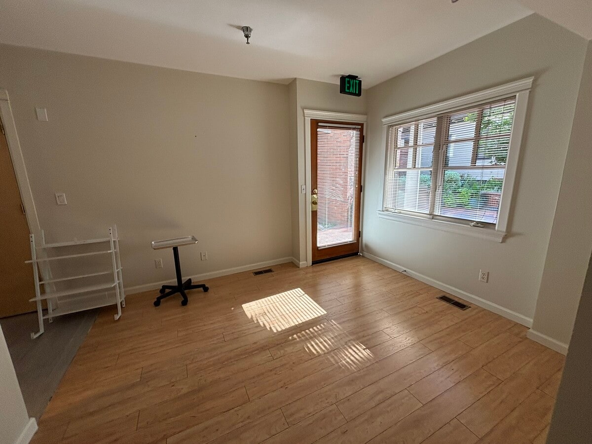 1634 Walnut St, Boulder, CO 80302 - Lot 111 - - Photo intérieure - Image 2 of 11