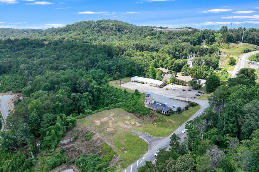 1392 Chestatee Street, Dahlonega, GA à vendre - Photo de l’immeuble – Image 2 sur 18