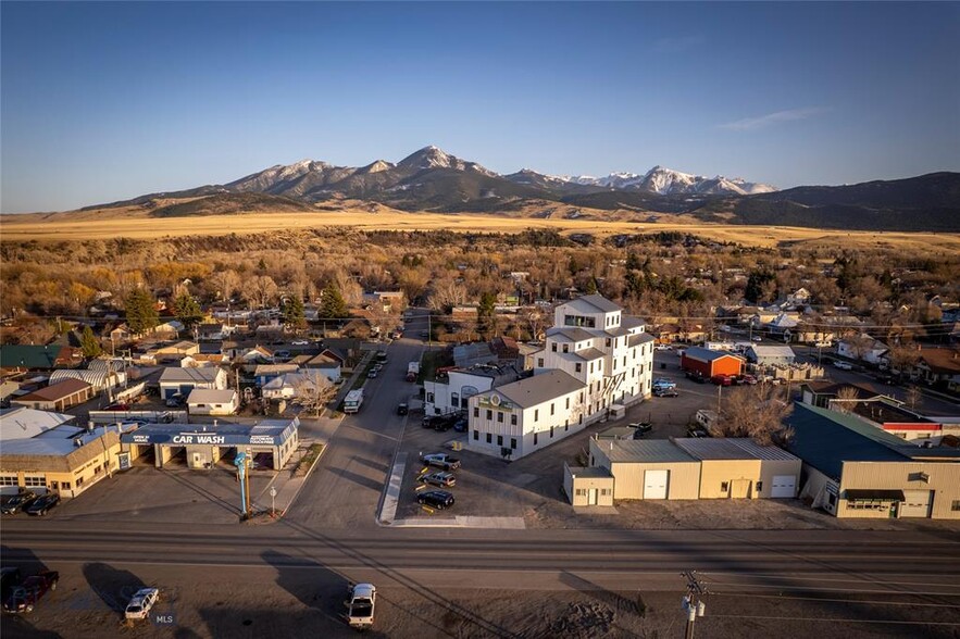 924 E Park St, Livingston, MT à vendre - Photo de l’immeuble – Image 3 sur 61