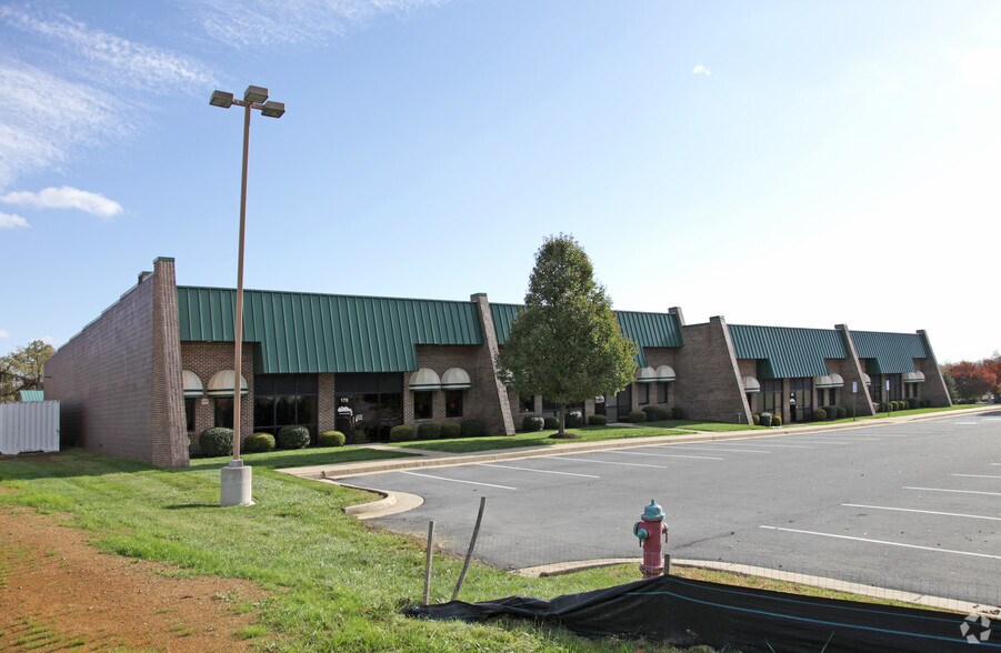 160-170 Dawson Dr, Winchester, VA à louer - Photo de l’immeuble – Image 2 sur 3