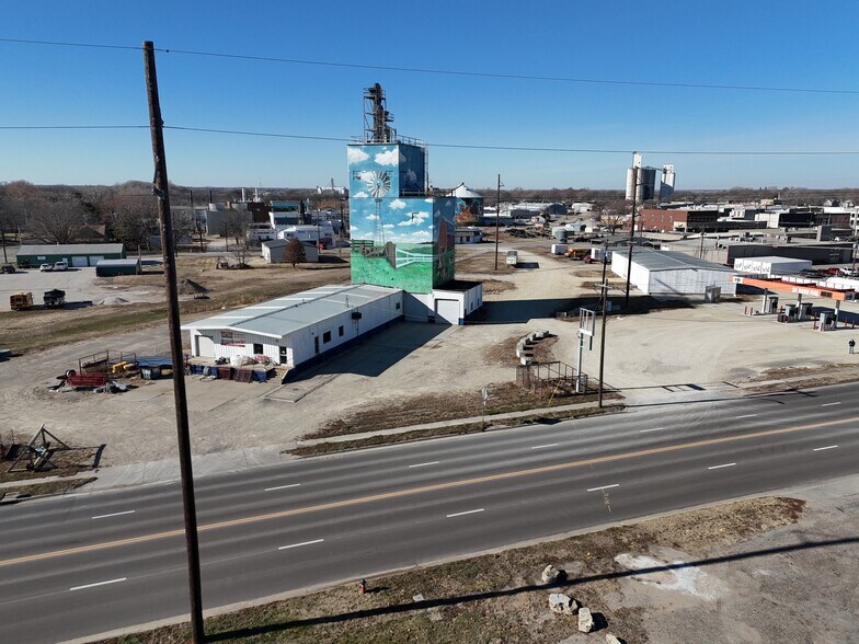 515 6th St, Clay Center, KS à vendre - Photo de l’immeuble – Image 3 sur 9