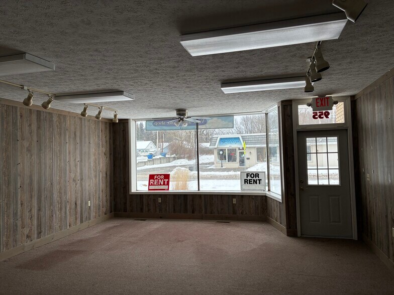 955 Main St, Grafton, OH à vendre - Photo de l’immeuble – Image 2 sur 5