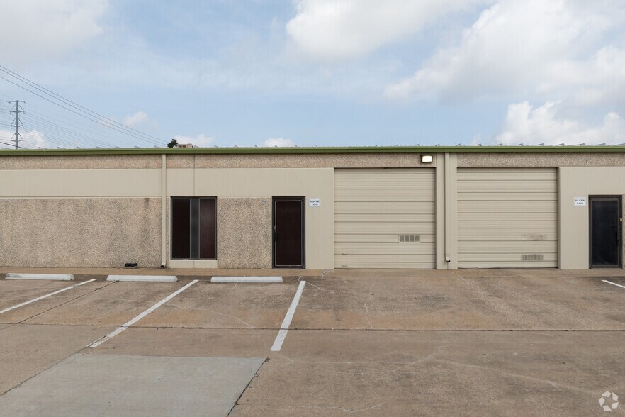 5214 Burleson Rd, Austin, TX à louer - Photo de l’immeuble – Image 3 sur 18
