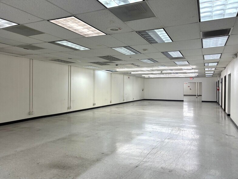 700 S Palm Ave, Alhambra, CA à louer - Photo de l’immeuble – Image 2 sur 12