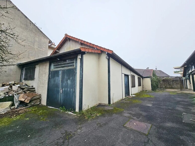 Local d'activités dans Le Raincy à vendre - Photo de l’immeuble – Image 2 sur 12