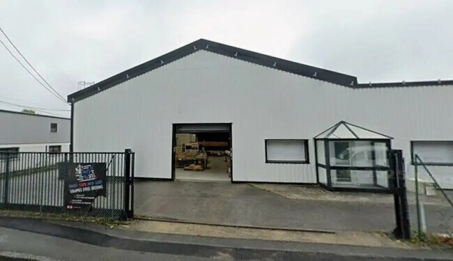 Plus de détails pour Local d'activités à louer