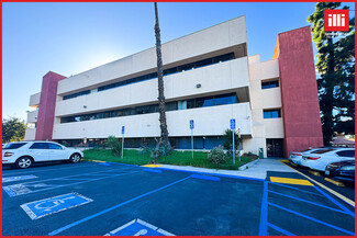 Plus de détails pour 7136 Haskell Ave, Van Nuys, CA - Bureau/Médical à louer