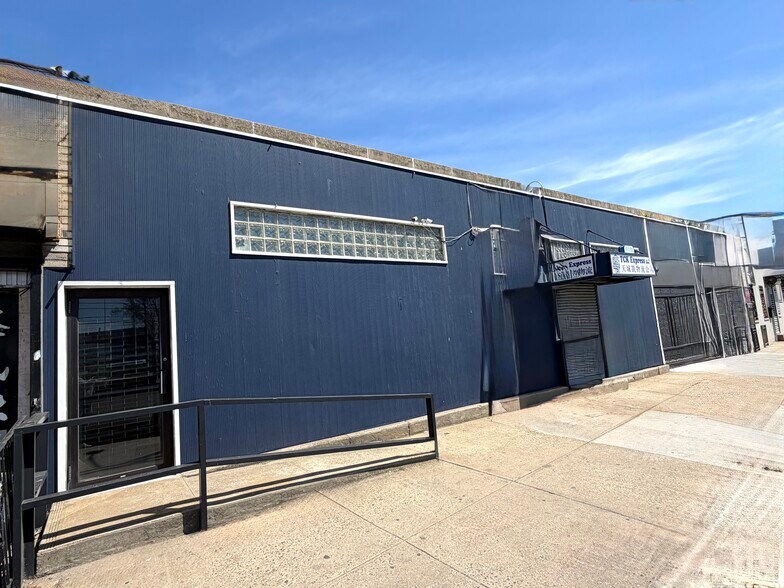 153-33 Rockaway Blvd, Jamaica, NY à vendre - Photo de l’immeuble – Image 2 sur 8