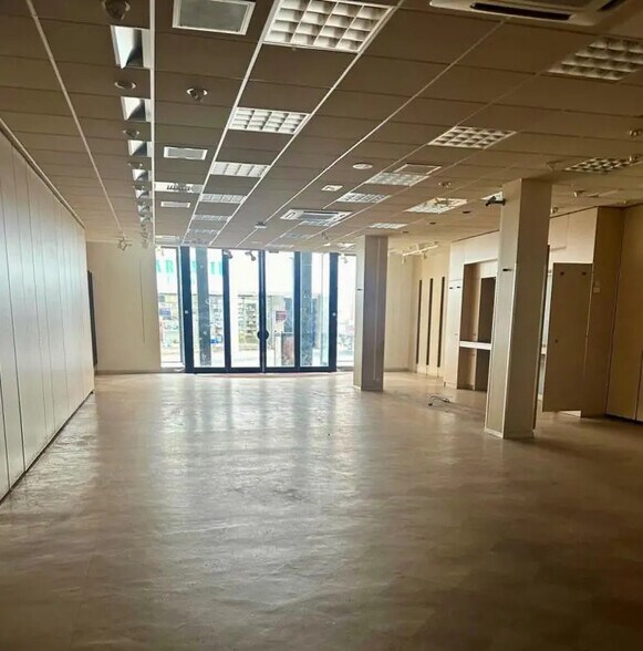 Local commercial dans Forbach à louer - Photo intérieure – Image 2 sur 3