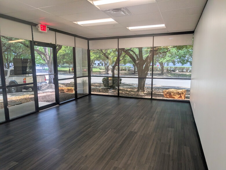 4633 Perrin Crk, San Antonio, TX à louer - Photo intérieure – Image 3 sur 8