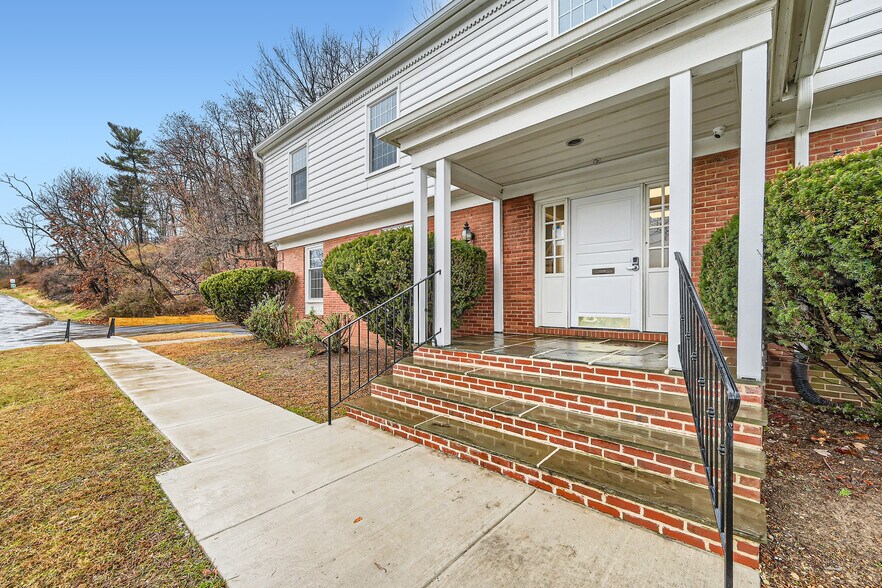 3701 Court House Dr, Ellicott City, MD à louer - Photo de l’immeuble – Image 3 sur 20