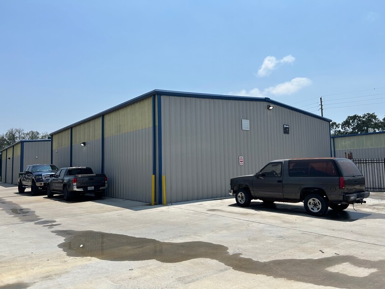 12017 Carlsbad St, Houston, TX à louer - Photo de l’immeuble – Image 3 sur 15