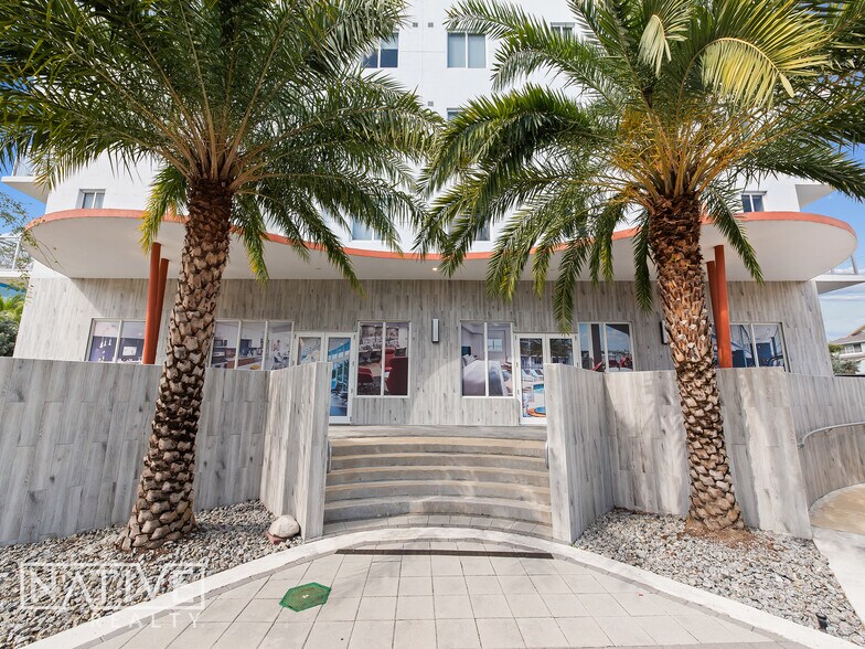 2500 SW 22nd Ter, Fort Lauderdale, FL à louer - Photo de l’immeuble – Image 1 sur 26