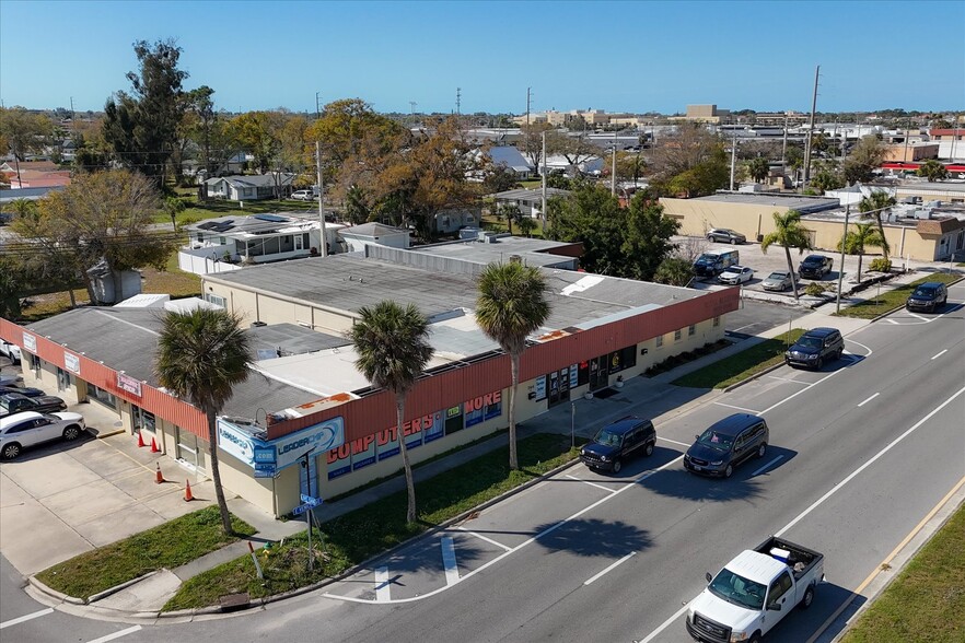 738 -744 E Venice Ave, Venice, FL à vendre - Photo de l’immeuble – Image 3 sur 8