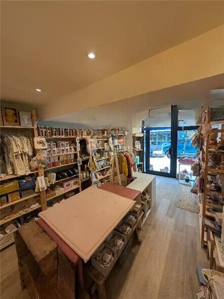 Local commercial dans Orléans à louer - Photo de l’immeuble – Image 3 sur 6